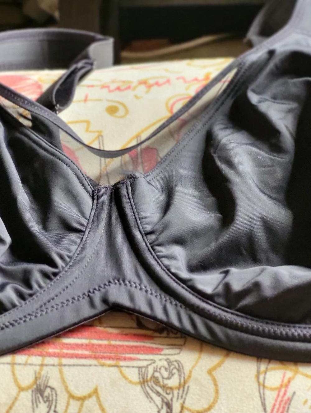 ESA Black Wireless Support Bra - Picture 6 of 6